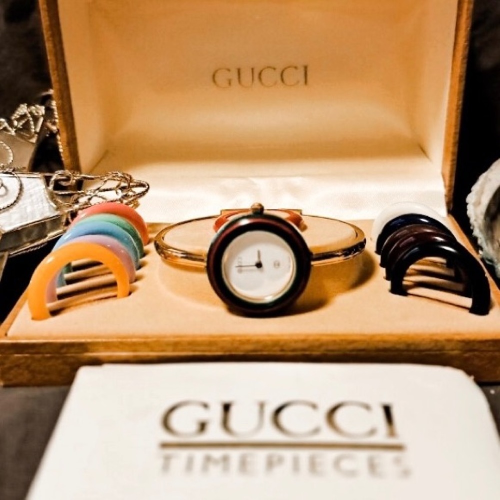 1989 Vintage Gucci Watch, 9/10 condition!!